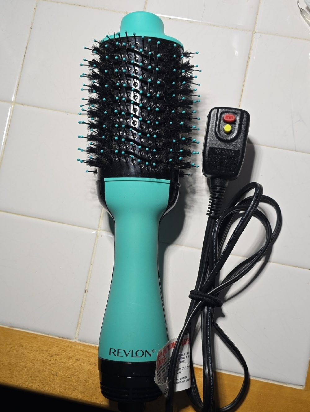 Revlon One-Step Hair Dryer & Volumizer Hot Air Brush